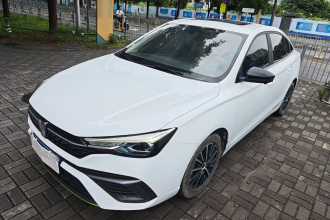 荣威i5 2021款 改款 1.5L CVT钻石版