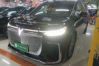岚图汽车 岚图梦想家 2025款 PHEV 四驱旗舰鲲鹏版