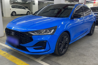 福特 福克斯 2022款 三厢 EcoBoost 180 自动ST Line