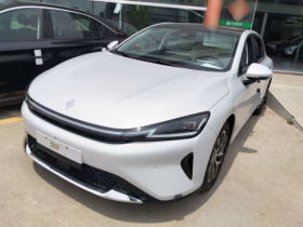 宝骏享境 2025款 插混 140km标准版