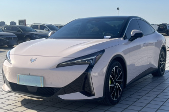 ARCFOX极狐 极狐 阿尔法S5 2025款 560MAX 185kW