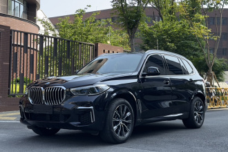宝马X5 2022款 改款 xDrive 30Li 尊享型M运动套装