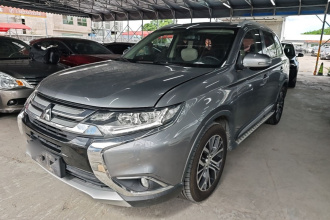 三菱 欧蓝德 2018款 2.0L 两驱荣耀版 5座