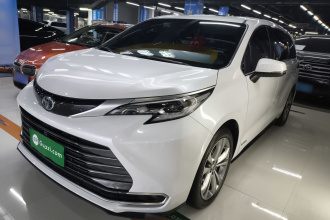 丰田 赛那SIENNA 2023款 2.5L混动 尊贵版