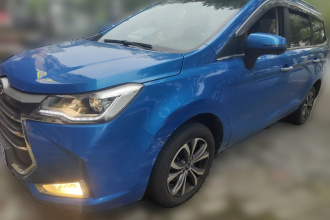 江汽集团 瑞风R3 2018款 1.6L 手动豪华天窗型