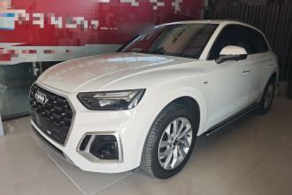 奥迪Q5L 2022款 改款 40T 豪华动感型
