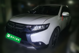 三菱 欧蓝德 2018款 2.0L 两驱荣耀版 5座