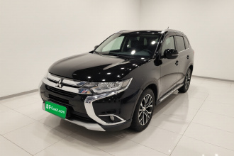 三菱 欧蓝德 2018款 2.4L 四驱精英版 5座