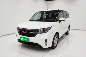 五菱汽车 五菱宏光PLUS 2019款 1.5T 手动豪华型 7座