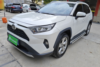 丰田 RAV4荣放 2020款 2.0L CVT四驱风尚PLUS版