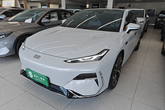 吉利银河 银河E8 2025款 700km 远航智驾版