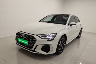 奥迪A3 2023款 改款 A3L Limousine 35 TFSI 时尚运动型
