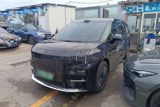 极氪009 2024款 六座行政版四驱 108kWh