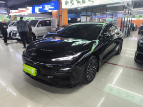 吉利银河 银河星耀8 2025款 130km EM-i 尊享版