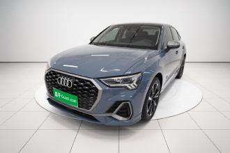 奥迪Q3 Sportback 2022款 40 TFSI RS套件燃速型