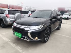 三菱 欧蓝德 2020款 2.0L 两驱畅享版 7座