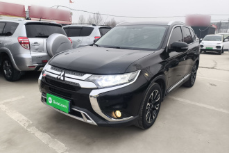 三菱 欧蓝德 2020款 2.0L 两驱畅享版 7座