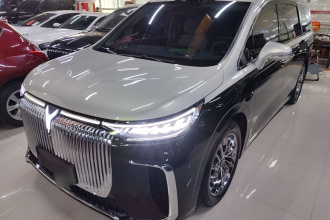 岚图汽车 岚图梦想家 2025款 PHEV 四驱旗舰乾崑版