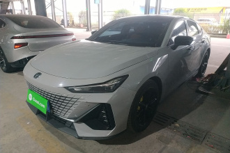 长安UNI-V 2022款 1.5T 尊贵型