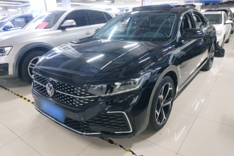 大众 帕萨特 2025款 出众款 330TSI 星空精英版