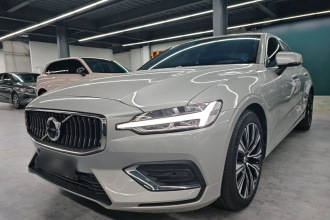 沃尔沃S60 2025款 B4 智远豪华版