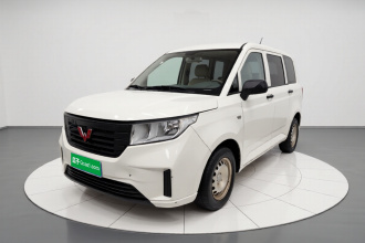 五菱汽车 五菱宏光PLUS 2020款 1.5L 手动标准型 5座