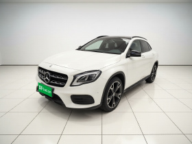 奔驰GLA 2018款 GLA 220 4MATIC 运动型
