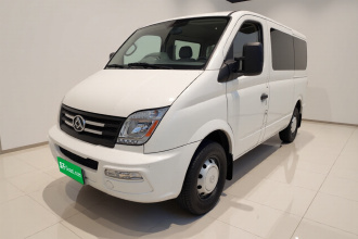 上汽大通MAXUS 新途V80 2021款 2.0T 手动经典傲运通短轴超低顶5/6座