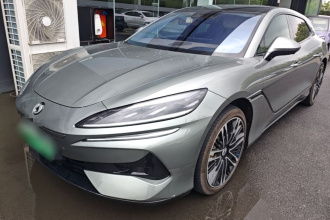 腾势Z9GT 2024款 1100四驱Ultra版