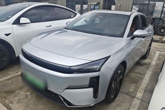 吉利银河 银河L6 2025款 EM-i 140km 星舰版