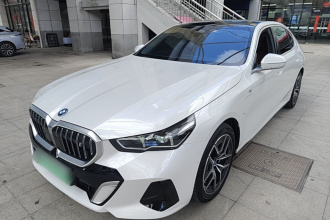 宝马i5 2024款 eDrive 35L M运动套装