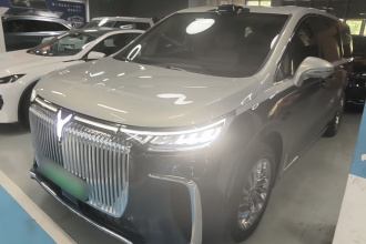 岚图汽车 岚图梦想家 2025款 PHEV 四驱旗舰乾崑版