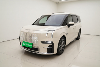 极氪009 2024款 六座行政版四驱 108kWh