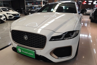捷豹XFL 2024款 2.0T P300 四驱旗舰运动鎏金版
