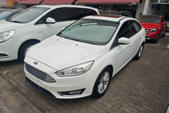 福特 福克斯 2017款 三厢 EcoBoost 180 自动精英型
