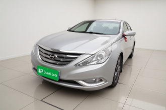 现代 索纳塔 2011款 2.0L 自动领先版
