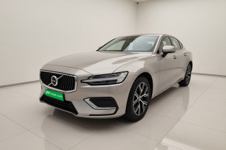 沃尔沃S60 2025款 B4 智逸豪华版