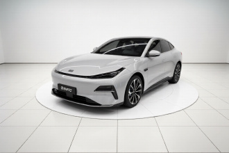 吉利银河 银河星耀8 2025款 130km EM-i 尊享版