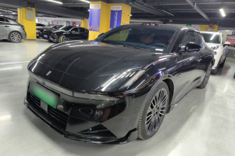 领克10 EM-P 2025款 120四驱Ultra