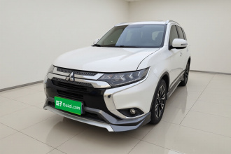 三菱 欧蓝德 2020款 2.4L 四驱致享版 5座