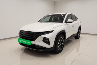 现代 2022款 途胜L 2.0L 混动·尊贵版