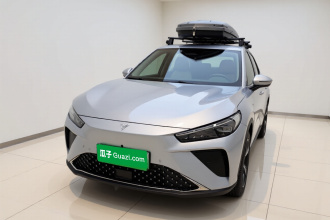 哪吒汽车 哪吒L 2024款 增程 310 闪充红衣版
