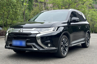 三菱 欧蓝德 2019款 2.0L 两驱畅享版 7座 国VI