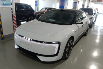 奥迪AUDI 奥迪E5 Sportback 2026款 旗舰quattro型