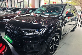 奥迪Q7 2021款 55 TFSI quattro S line尊贵型