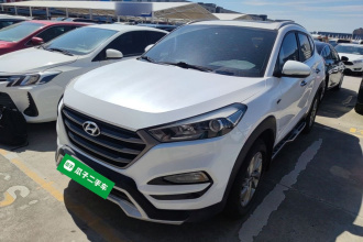 现代 途胜 2015款 1.6T 双离合两驱智能型