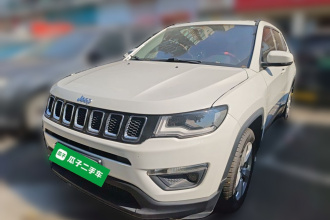 Jeep 指南者 2020款 220T 自动精英版