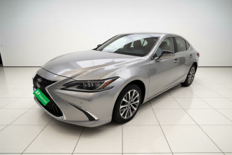 雷克萨斯ES 2022款 200 卓越版