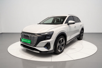 奥迪Q5 e-tron 2023款 40 e-tron 星耀型 锦衣套装