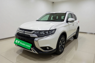 三菱 欧蓝德 2020款 2.4L 四驱致享版 5座